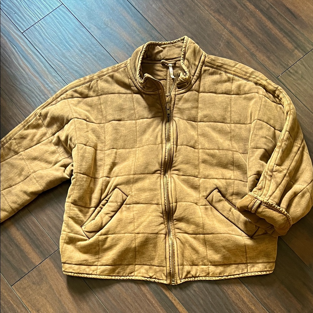 Free People quilted Dolman jacket, toasted coconut size medium NWOT
